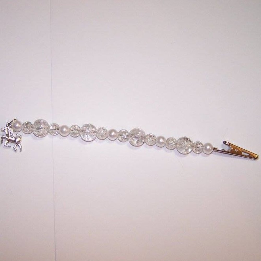 White Unicorn Bracelet helper
